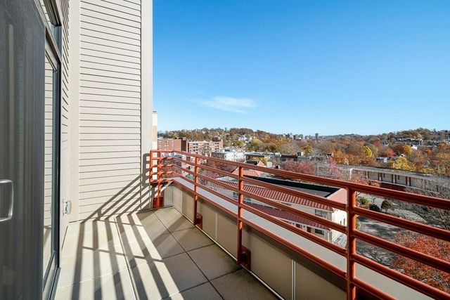 1650 Commonwealth Ave 606, Boston, MA 02135