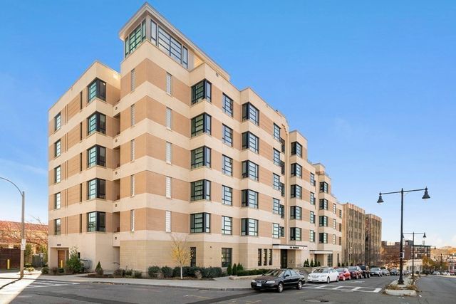 1650 Commonwealth Ave 606, Boston, MA 02135
