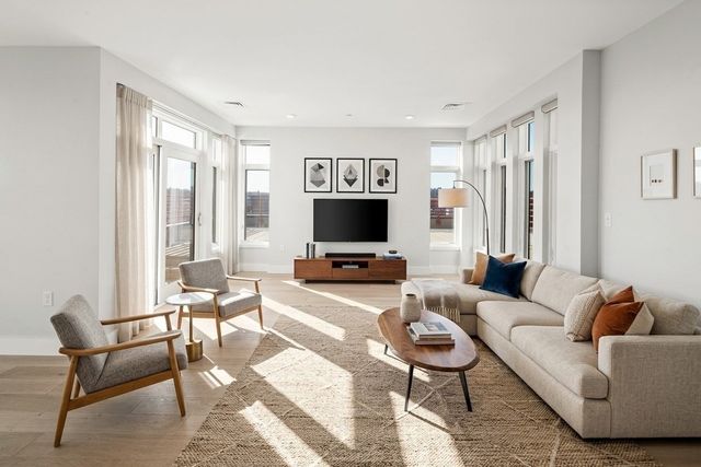 1650 Commonwealth Ave 606, Boston, MA 02135