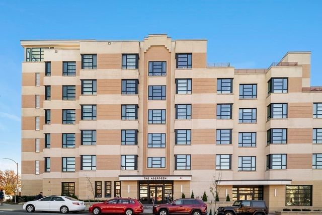 1650 Commonwealth Ave 606, Boston, MA 02135