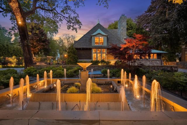 1319 Forest Avenue, Evanston, IL 60201