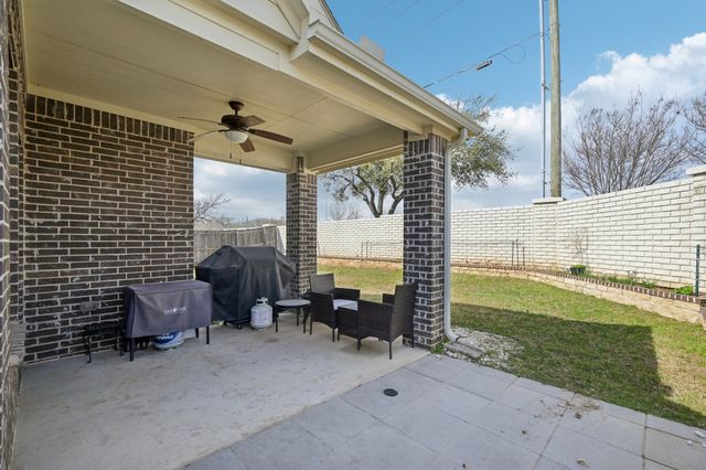9221 Shoveler Trail, Fort Worth, TX 76118