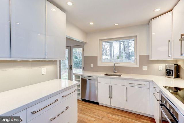 9718 HOLMHURST RD, Bethesda, MD 20817