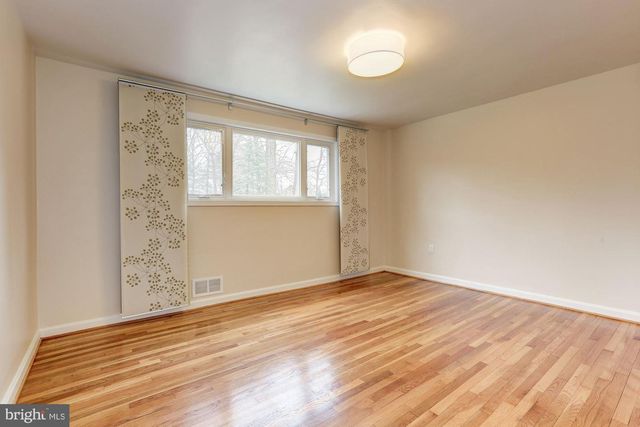 9718 HOLMHURST RD, Bethesda, MD 20817
