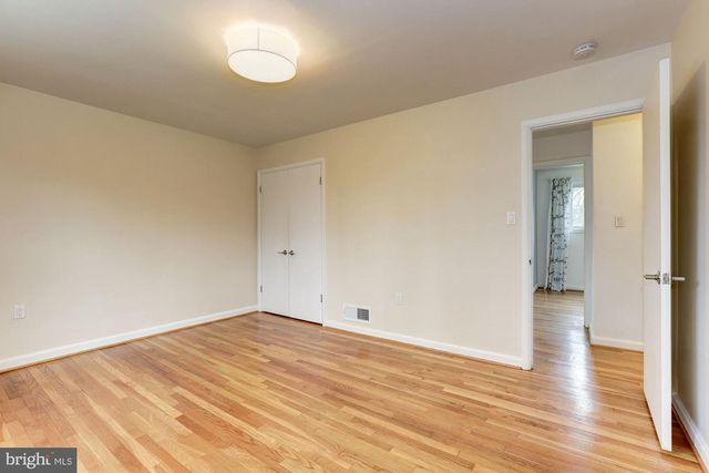 9718 HOLMHURST RD, Bethesda, MD 20817