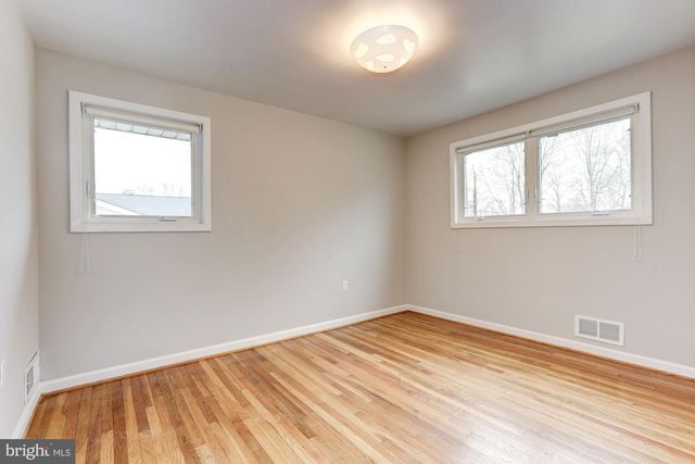 9718 HOLMHURST RD, Bethesda, MD 20817