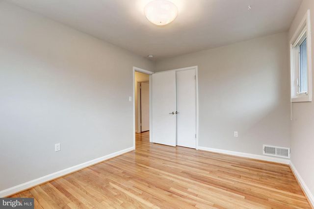 9718 HOLMHURST RD, Bethesda, MD 20817