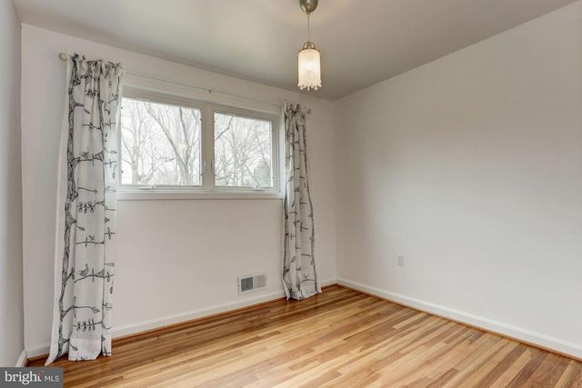 9718 HOLMHURST RD, Bethesda, MD 20817