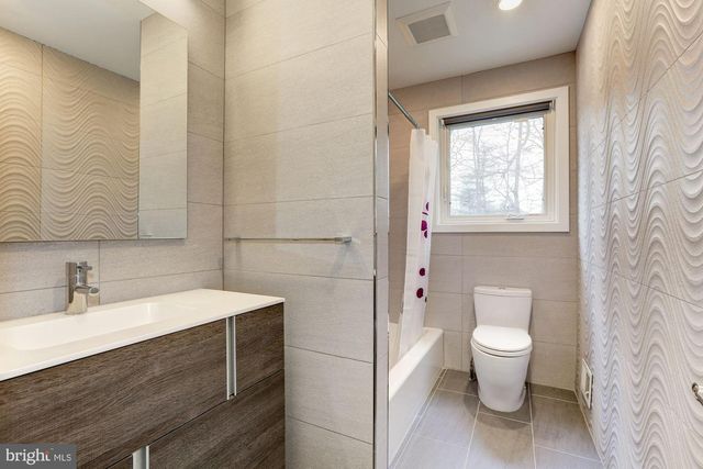 9718 HOLMHURST RD, Bethesda, MD 20817