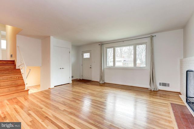 9718 HOLMHURST RD, Bethesda, MD 20817