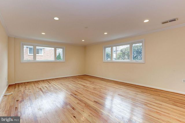 9718 HOLMHURST RD, Bethesda, MD 20817