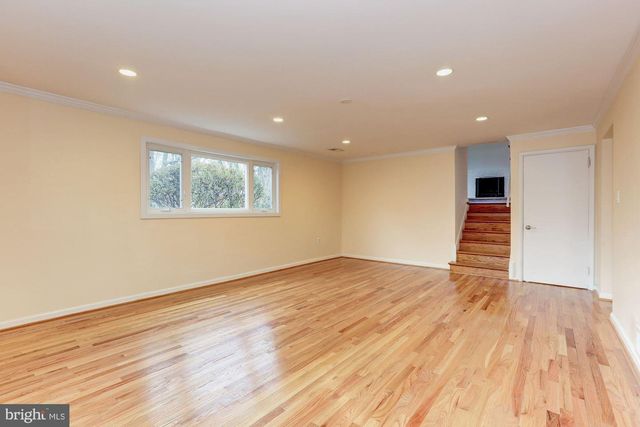 9718 HOLMHURST RD, Bethesda, MD 20817