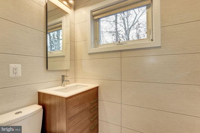 9718 HOLMHURST RD, Bethesda, MD 20817