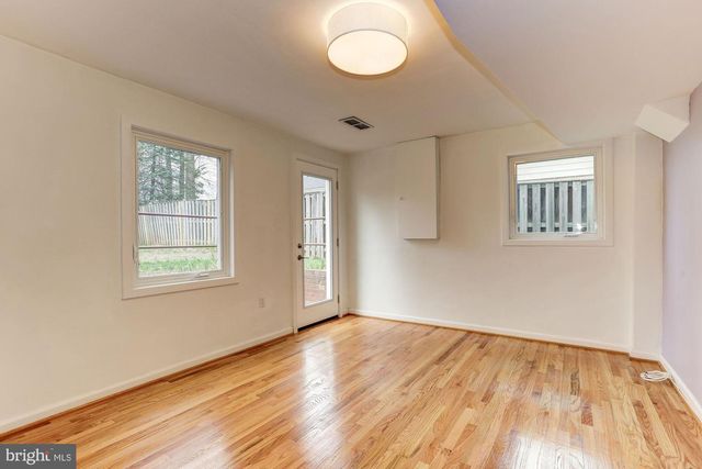 9718 HOLMHURST RD, Bethesda, MD 20817