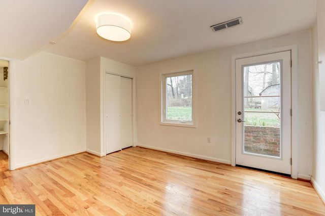 9718 HOLMHURST RD, Bethesda, MD 20817