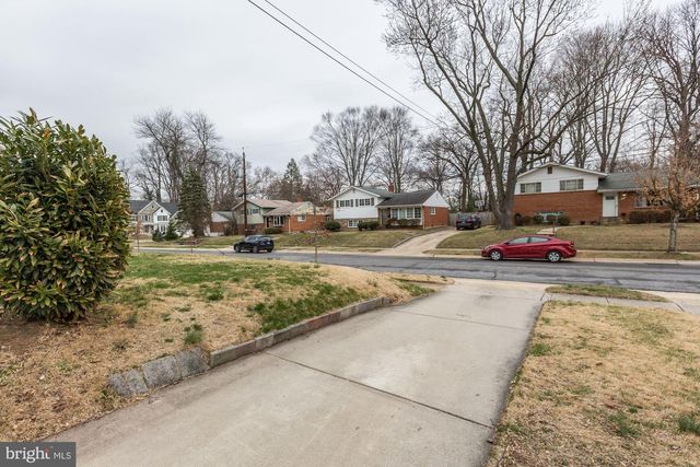 9718 HOLMHURST RD, Bethesda, MD 20817