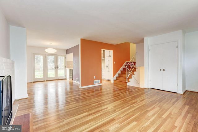 9718 HOLMHURST RD, Bethesda, MD 20817