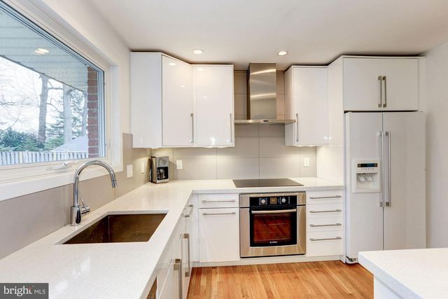 9718 HOLMHURST RD, Bethesda, MD 20817