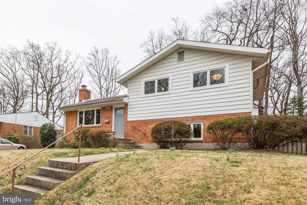 9718 HOLMHURST RD, Bethesda, MD 20817