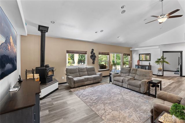 15208 250th Street E, Graham, WA 98338