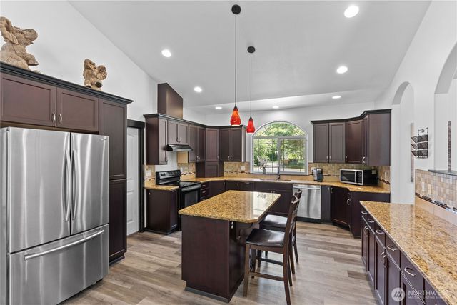 15208 250th Street E, Graham, WA 98338