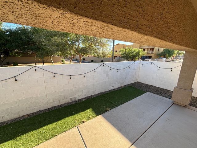 948 E SAVANNAH Drive, Chandler, AZ 85225