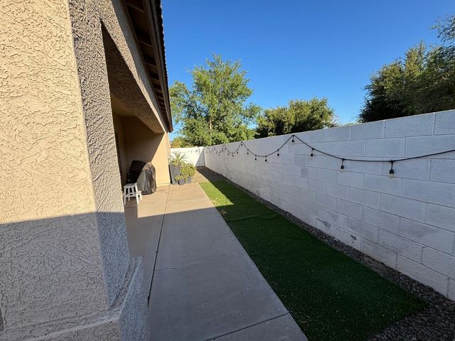 948 E SAVANNAH Drive, Chandler, AZ 85225
