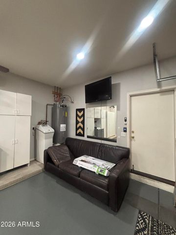 948 E SAVANNAH Drive, Chandler, AZ 85225