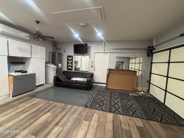 948 E SAVANNAH Drive, Chandler, AZ 85225