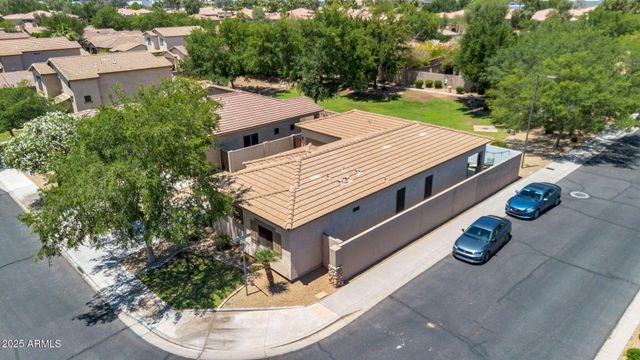 948 E SAVANNAH Drive, Chandler, AZ 85225