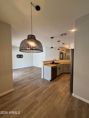 948 E SAVANNAH Drive, Chandler, AZ 85225