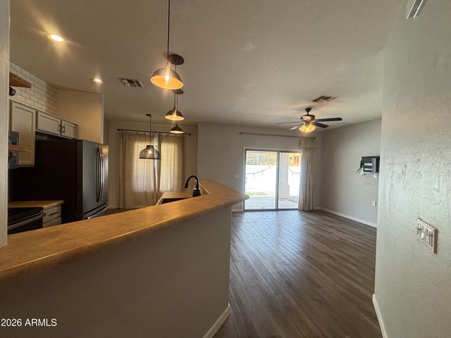 948 E SAVANNAH Drive, Chandler, AZ 85225