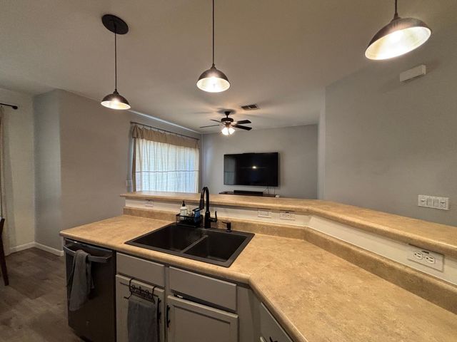 948 E SAVANNAH Drive, Chandler, AZ 85225