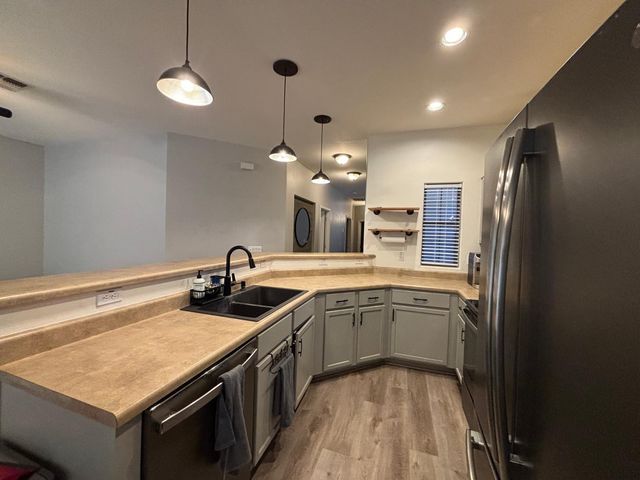 948 E SAVANNAH Drive, Chandler, AZ 85225