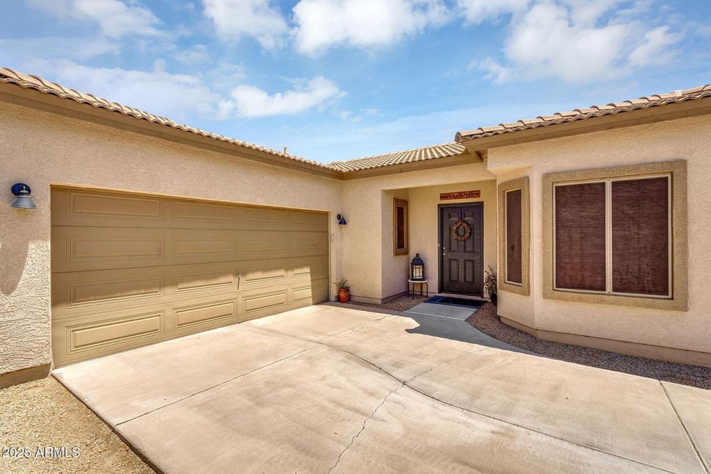 948 E SAVANNAH Drive, Chandler, AZ 85225