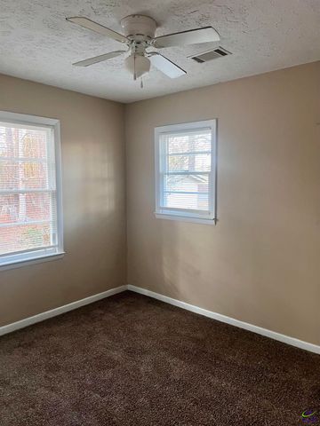 150 WP Lowery Road, Eastman, GA 31023