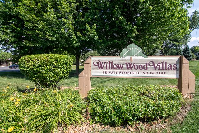 12256 S Arbor Trail 11W, Palos Heights, IL 60463