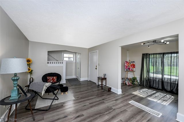 1292 Diagonal Road, Akron, OH 44307