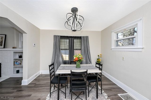 1292 Diagonal Road, Akron, OH 44307