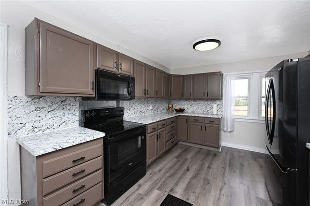 1292 Diagonal Road, Akron, OH 44307