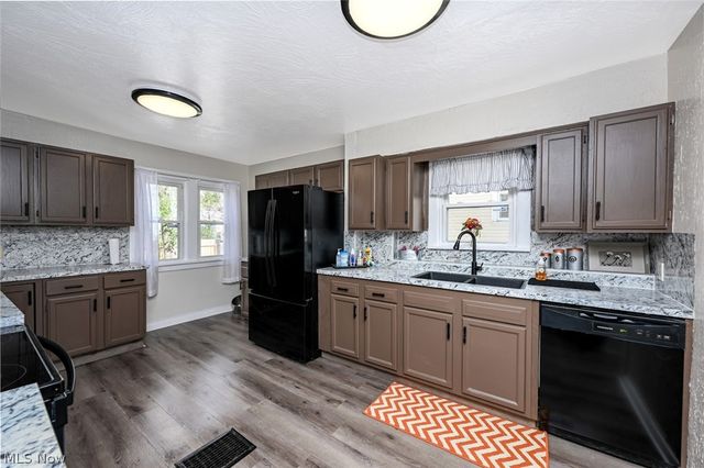 1292 Diagonal Road, Akron, OH 44307