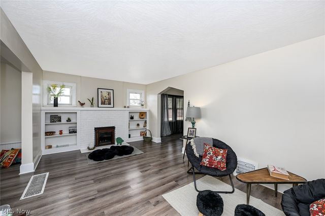 1292 Diagonal Road, Akron, OH 44307