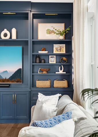 9195 Lakeside Drive, Victoria, MN 55386