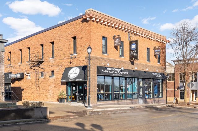 9195 Lakeside Drive, Victoria, MN 55386