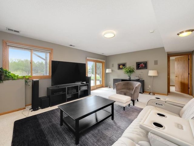 17601 Evener Way, Eden Prairie, MN 55346