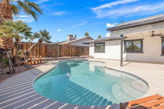 77125 Indiana Avenue, Palm Desert, CA 92211