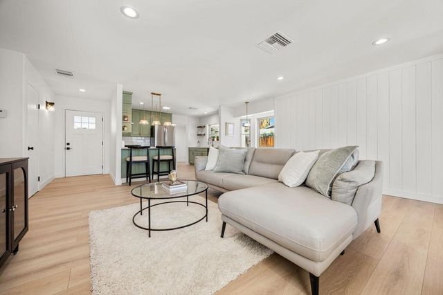 77125 Indiana Avenue, Palm Desert, CA 92211