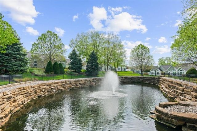 7127 Meadow View Street, Shawnee, KS 66227