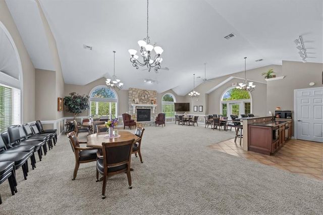 7127 Meadow View Street, Shawnee, KS 66227