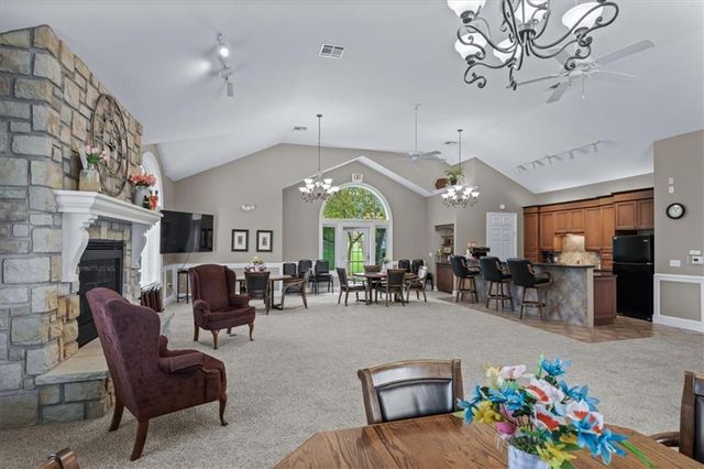 7127 Meadow View Street, Shawnee, KS 66227
